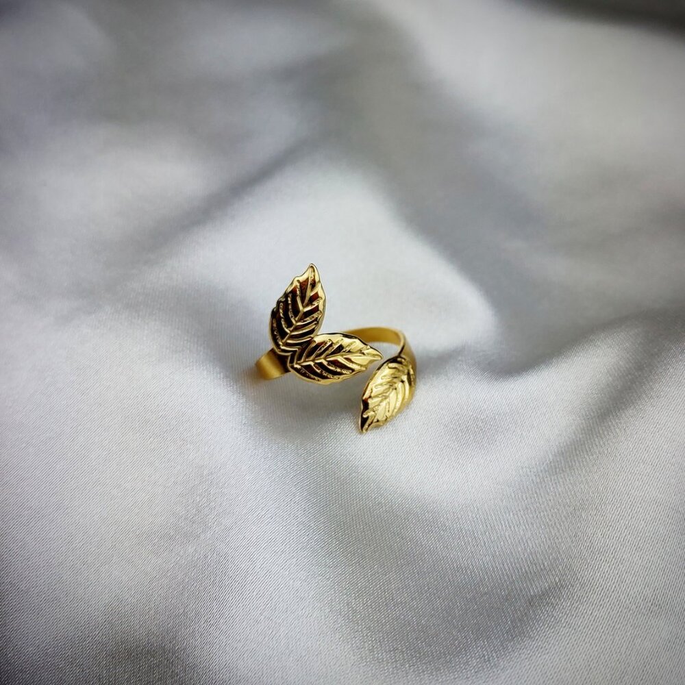 Leaf Wrap Ring - Picture 3 of 3